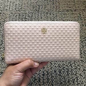 NWOT Tory Burch Marion Embossed Wallet